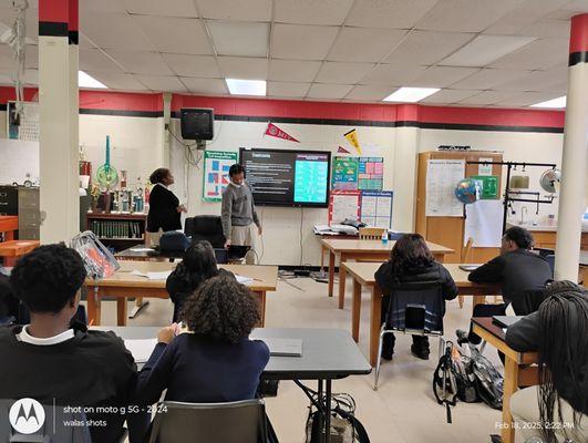 Walas online science teacher