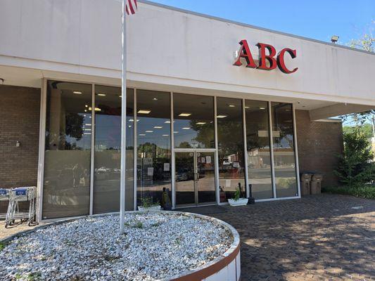 Much bigger than this picture makes it look.