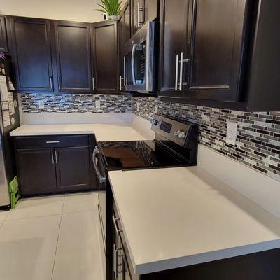 Backsplash already done.