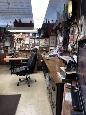 Carlo's Tailoring Shop