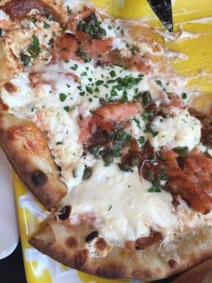 Smoked salmon pizza