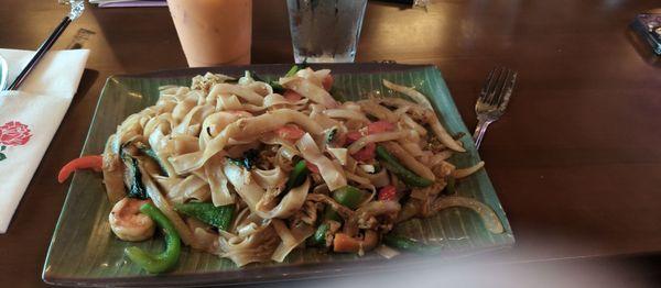 This is the Pad Woon Sen I had shrimp for my protein