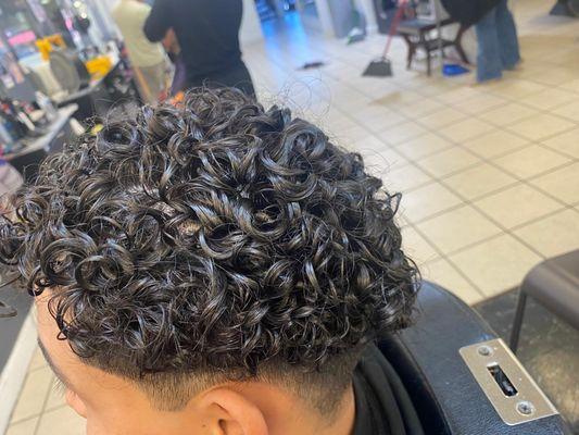 Salon De Belleza D'carlos