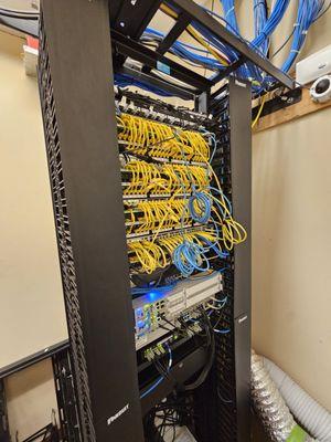 J &B Computers & Electronics