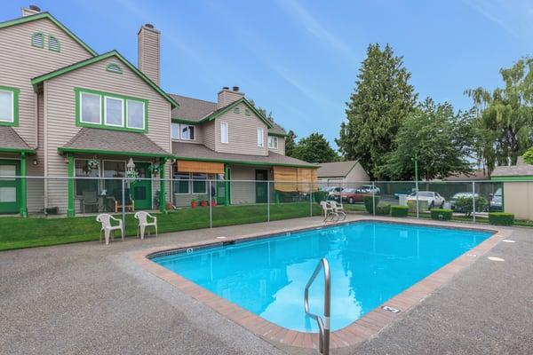 Emerald Court Apartments