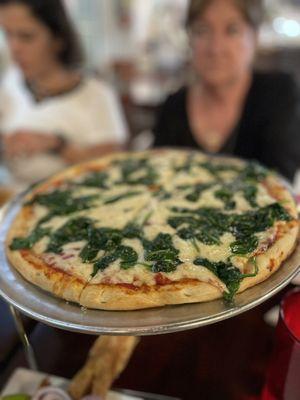 Spinach pizza