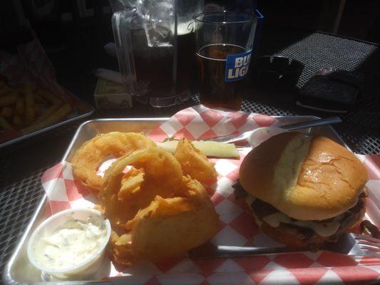 Best burgers in town!!!! Great atmosphere with the friendly staff & owner! Got to try The Doug Out, or you'll be missing out!