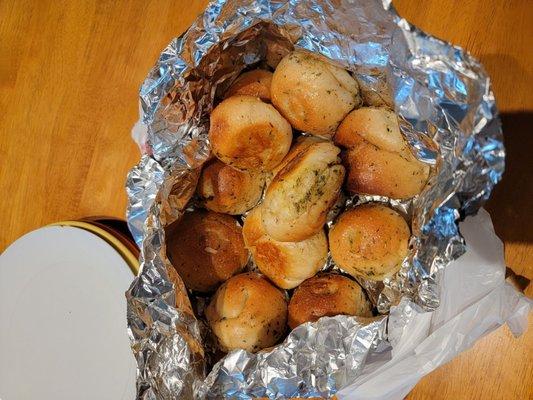 Garlic knots