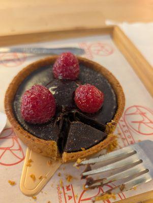 Dark chocolate raspberry tart