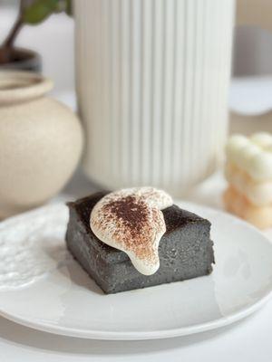 black sesame basque cheesecake