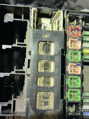 My blown fuses on the left and what they should look like on the right.