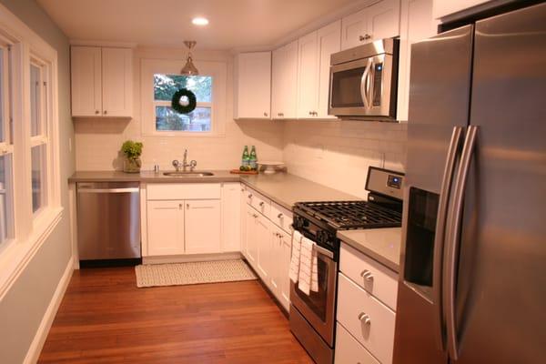 M & N Granite Cabinets and Tile