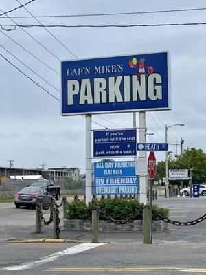 Cap'n Mike's Parking