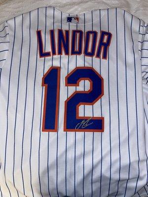 Lids added the gold signature