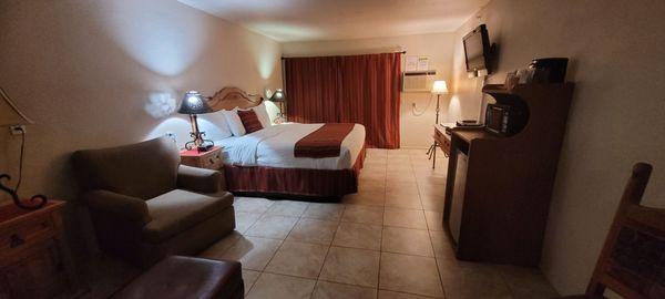 King bed single room