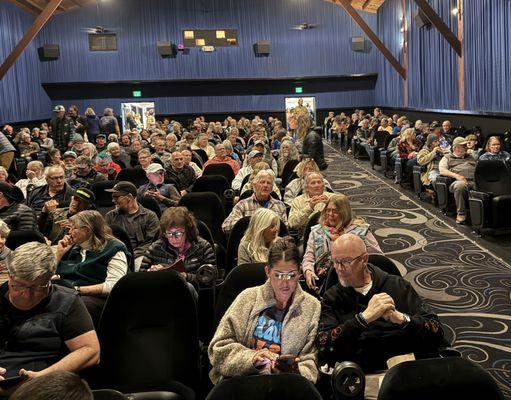 A fabulous audience for Les Girvins' 300 Waves.