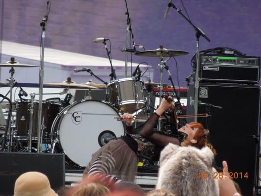 Lindsey is quite flexible while still playing the violin!