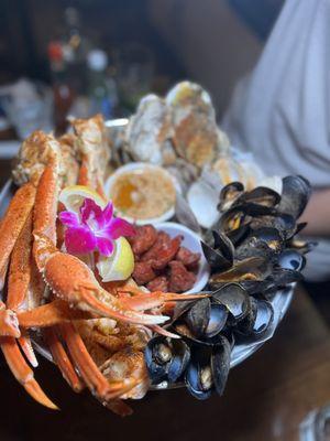 Off The Hook Raw Bar & Grill