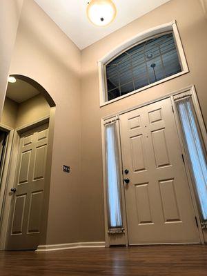 Clean and tidy, even high ceilings