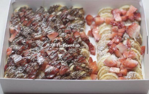 Mini pancakes topped with toppings