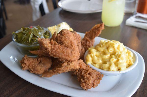 6 piece wings & 2 Sides: Mac & Cheese, Greens