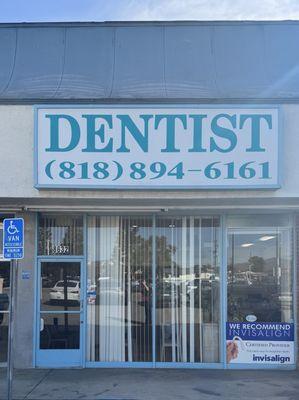 Mirror Cosmetic Dentistry: Homa Shahriari, DDS