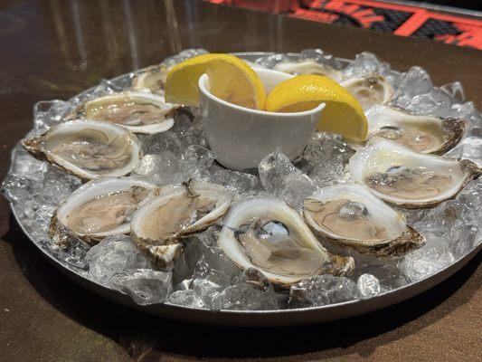 Happy Hour $1 per oyster