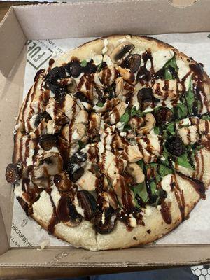 The Market Pizza, half no spinach and chicken added