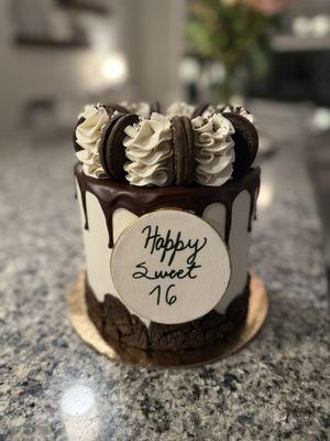 Cookies & Cream 6" cake