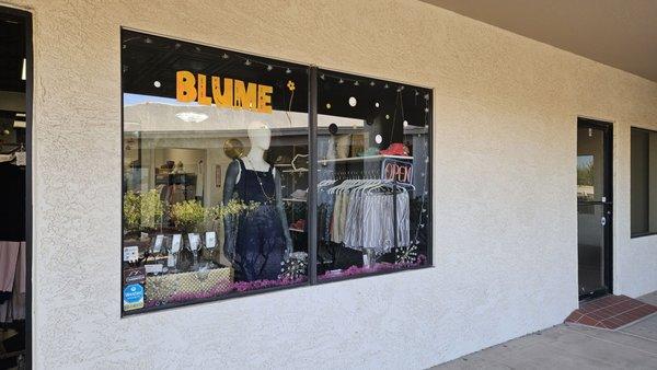 Front view of Blume.