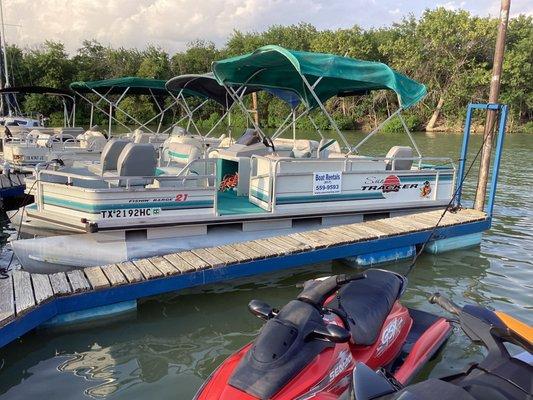 21 foot sun tracker. " the Parrot"