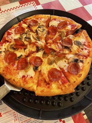 Medium mushroom pepperoni