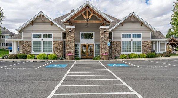 Deer Creek Apartments