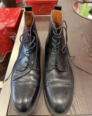 Leather lined inside and upper leather outside. Very well made and in excellent condition!
