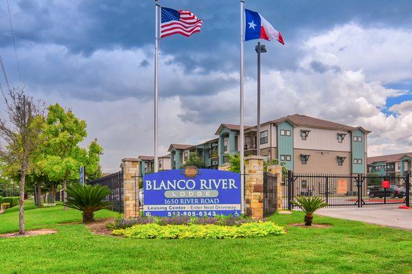 Blanco River Lodge