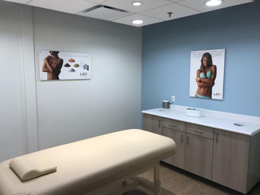 Treatment Room (2)