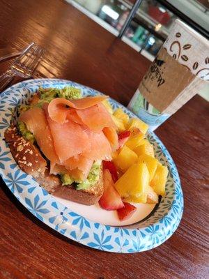 Amazing avocado toast with smoked salmon 100%