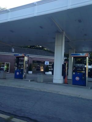 Wellesley Hills Gulf -- 461 Worcester Street / Route 9, Wellesley Hills Station