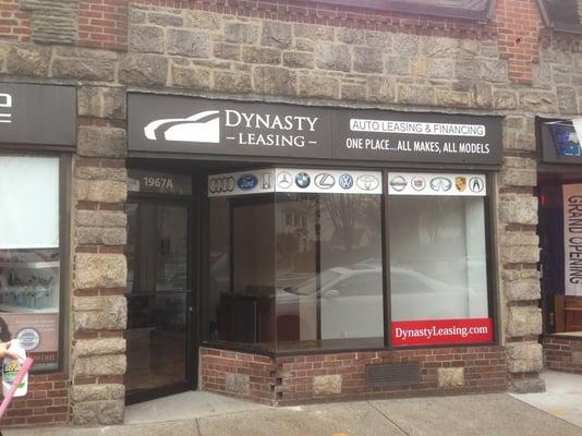 Located in Larchmont, NY (Westchester).  Specializing in Auto Leasing & Financing to New York and the entire Tri-state area.