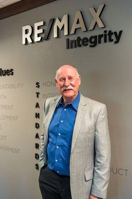 Gary Raze-RE/MAX Integrity