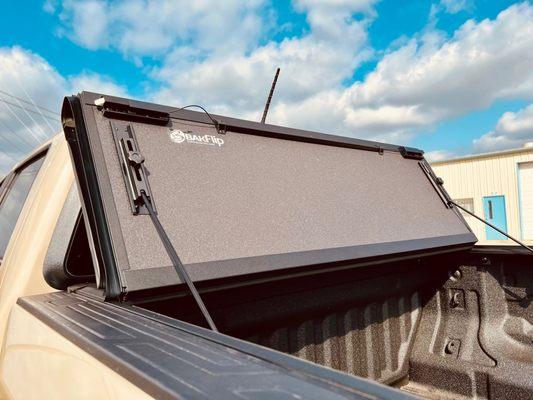 BAKflip MX4 Tri-Fold Bed Cover