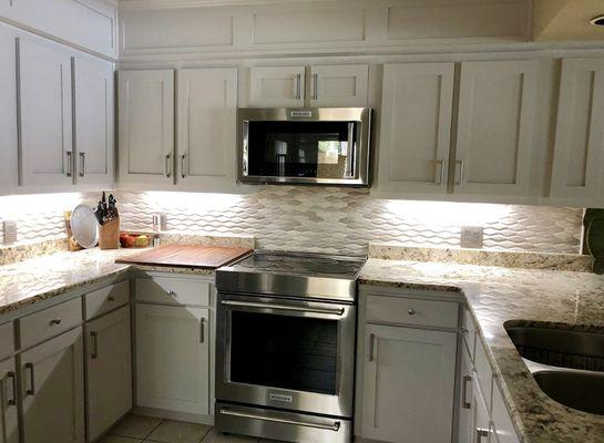 Under cabinet lighting