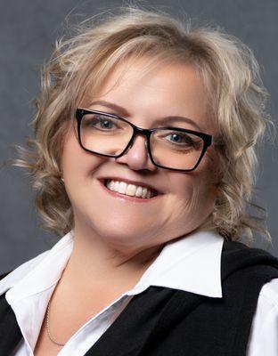 Sarah Hallberg - Lake Homes Realty