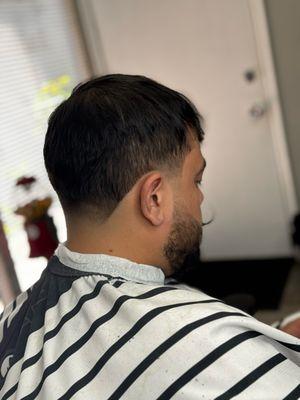 Haircut & Beard
A Classic Experience w a Modern twist.