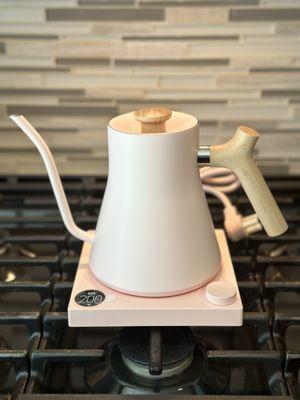 I LOVE HER!! Beautiful pink and maple :)