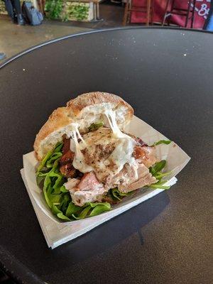 Sandes de leitão, so crispy and delicious