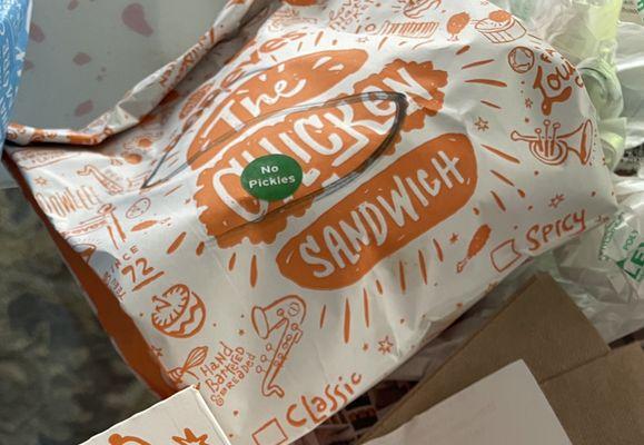 Spicy chicken sandwich (no pickles)