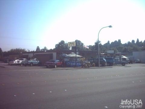 please note the gazebo for the smoking community!