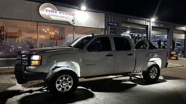 Tire Store Service Center