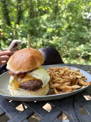 Burgers & Bakery